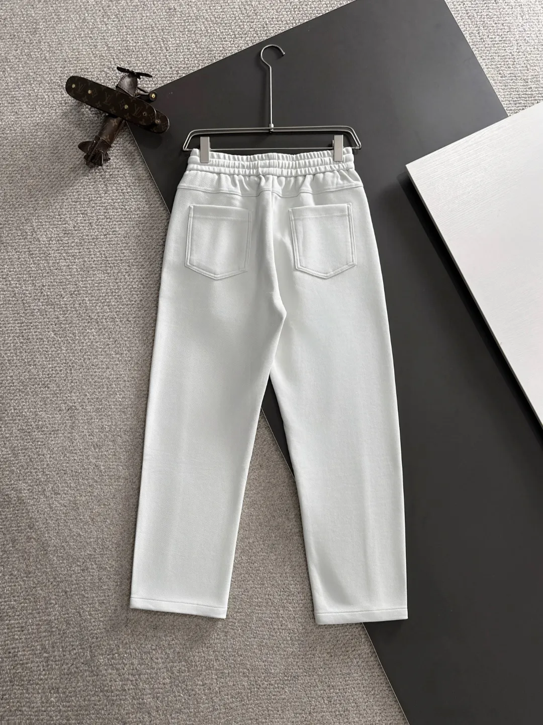 Next day shipping P360 Stone Island 2025 new autumn elastic band casual pants, thick counter-customized fabrics, high breathability and comfort, impeccable details, brand element design concept, reflecting high quality. It feels delicate and soft! It presents a casual cut and the upper body shape is great! Size: M-4XL